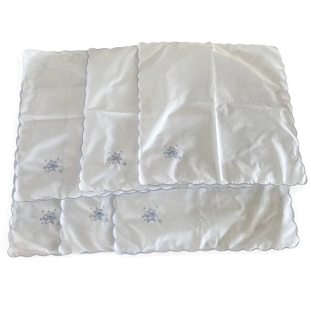 Vintage Floral Embroidered Linens Set‎ of 12